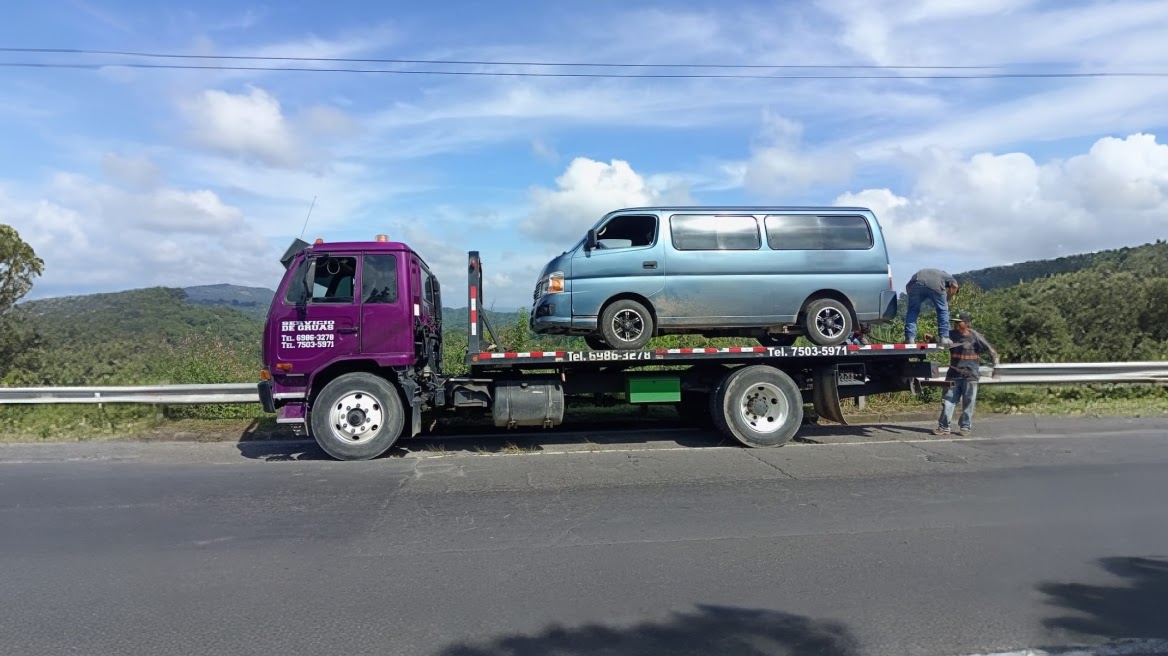 Servicio de grúa 24/7 — MH PROINSAN